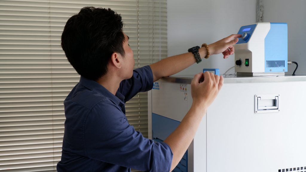 Bể điều nhiệt lạnh tuần hoàn